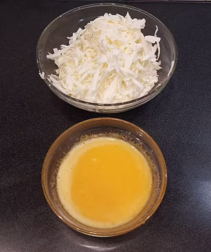 жовтки з цукром, потерте масло
