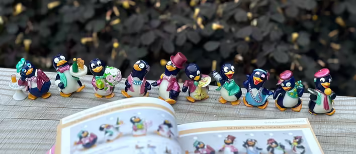 Обкладинка допису: Kinder фігурки: колекція пінгвіни у ресторані "Die Peppy Pingo Party D 1994" (фото)