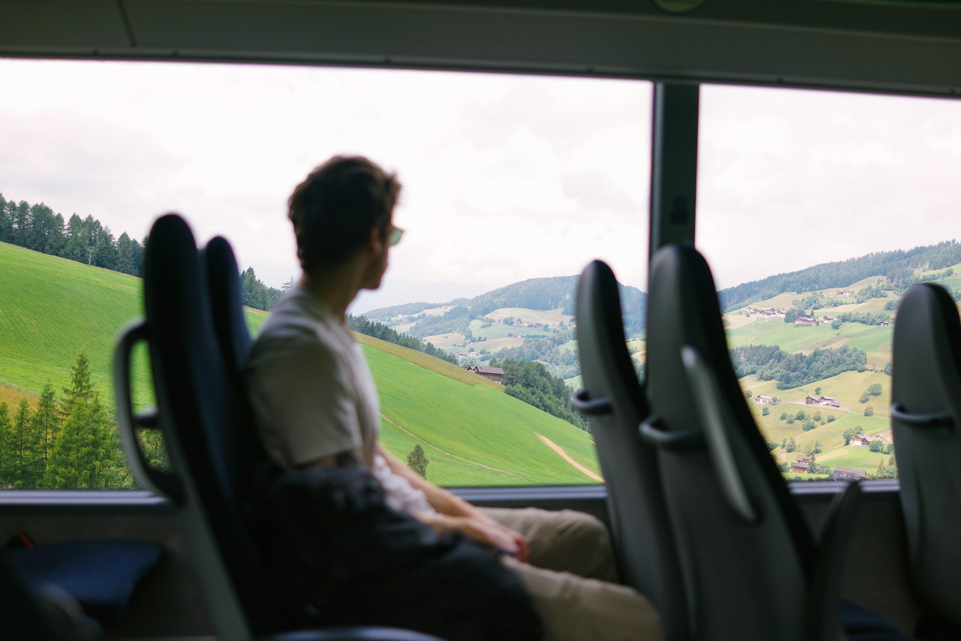 Wie man sich auf eine lange Busreise ins Ausland vorbereitet