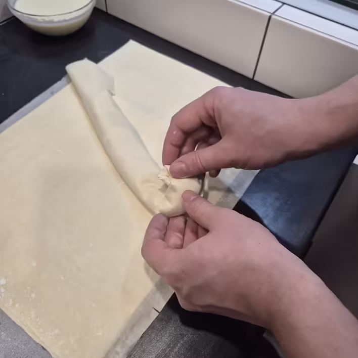 потім трубочку закручуємо