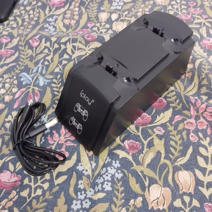 Док-станція комплектується mini-USB кабелем