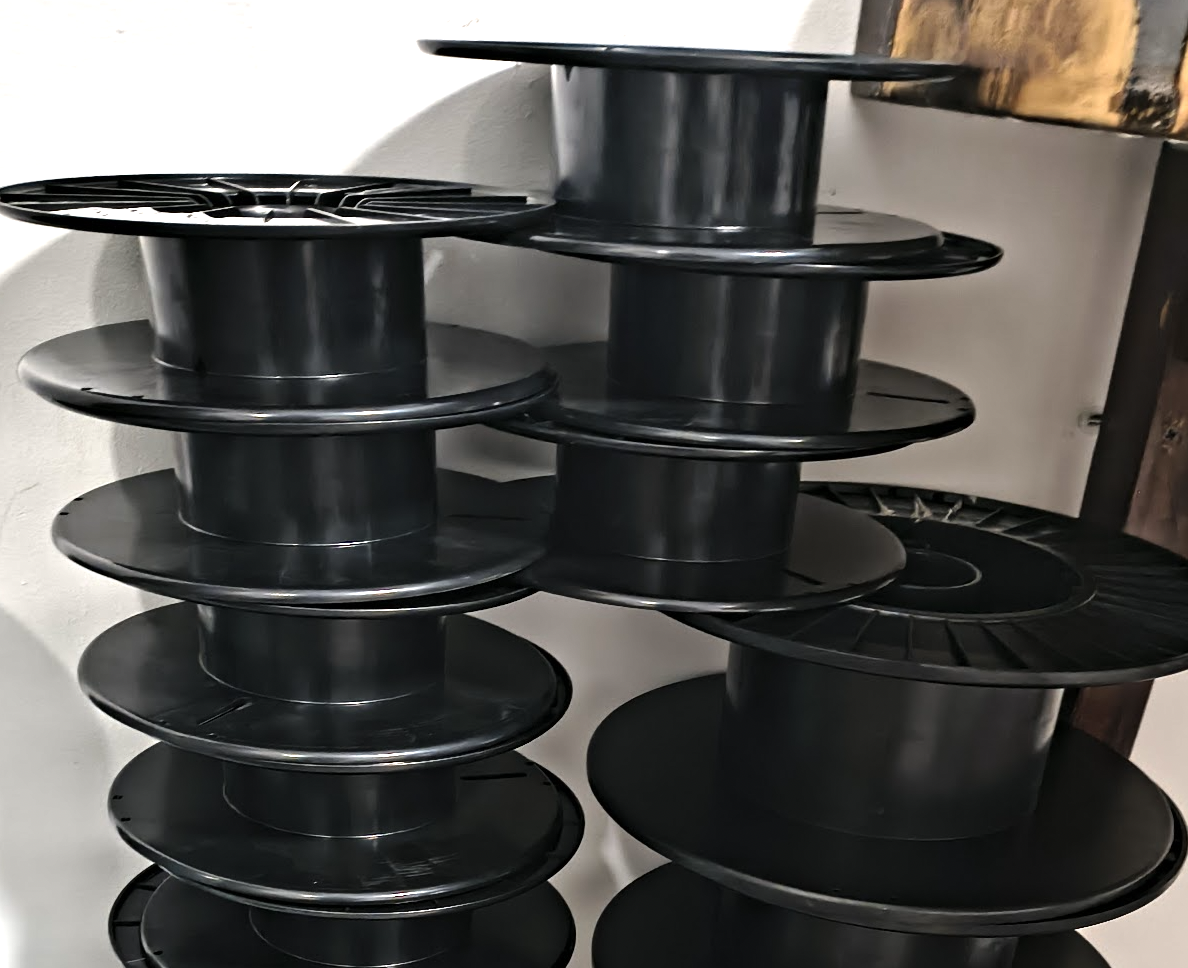 Скільки важать котушки від філаменту Military Edge (3kg) та VVM Filament (1kg)?