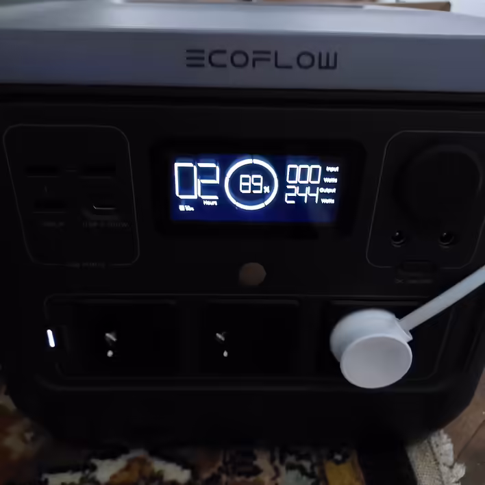 EcoFlow River 2 Pro + Xiaomi TV P1E 65" + PS4 Pro