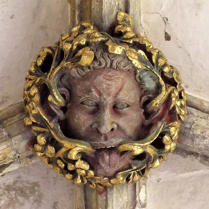 Листяна людина. Boss у східній частині монастиря, 1310–1314 рр. "Джерело - Вікіпедія"