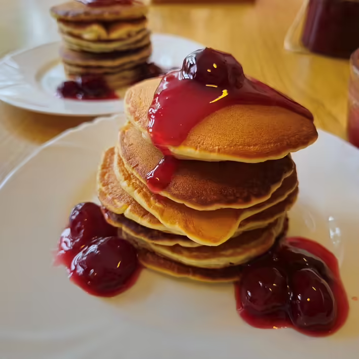 Pfannkuchen mit Kefir: einfaches Schritt-für-Schritt-Rezept mit Fotos