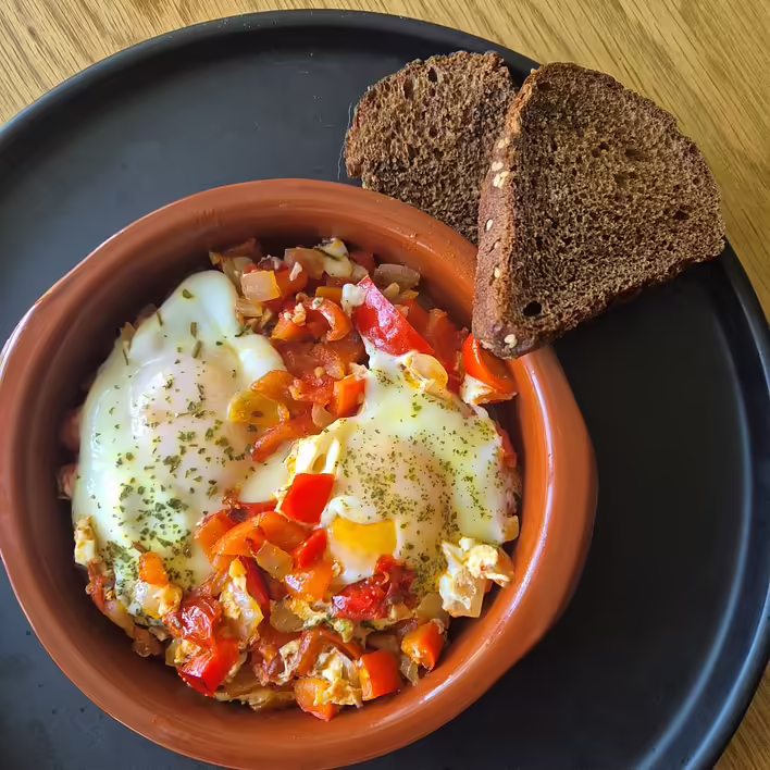 Shakshuka: a simple step-by-step recipe with photos
