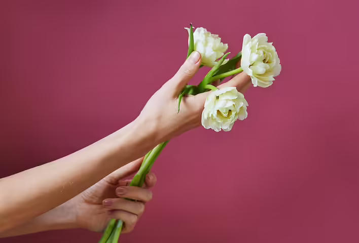 Warum lebenden Menschen eine ungerade Anzahl von Blumen geschenkt wird, während Verstorbenen eine gerade Anzahl geschenkt wird.
