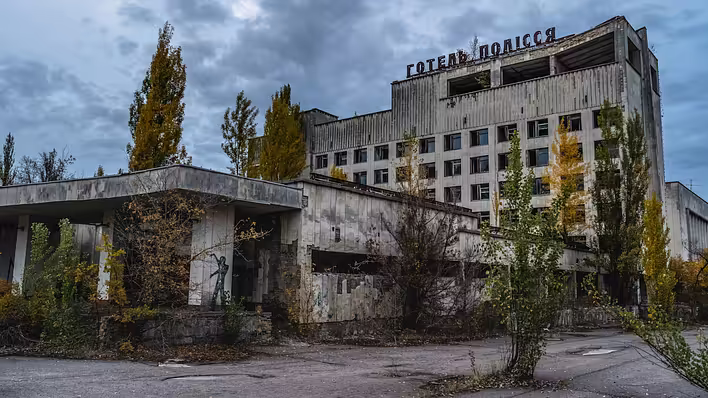 Урбан-сталкінг: чому люди досліджують покинуті місця та як з'явилося це незвичайне захоплення