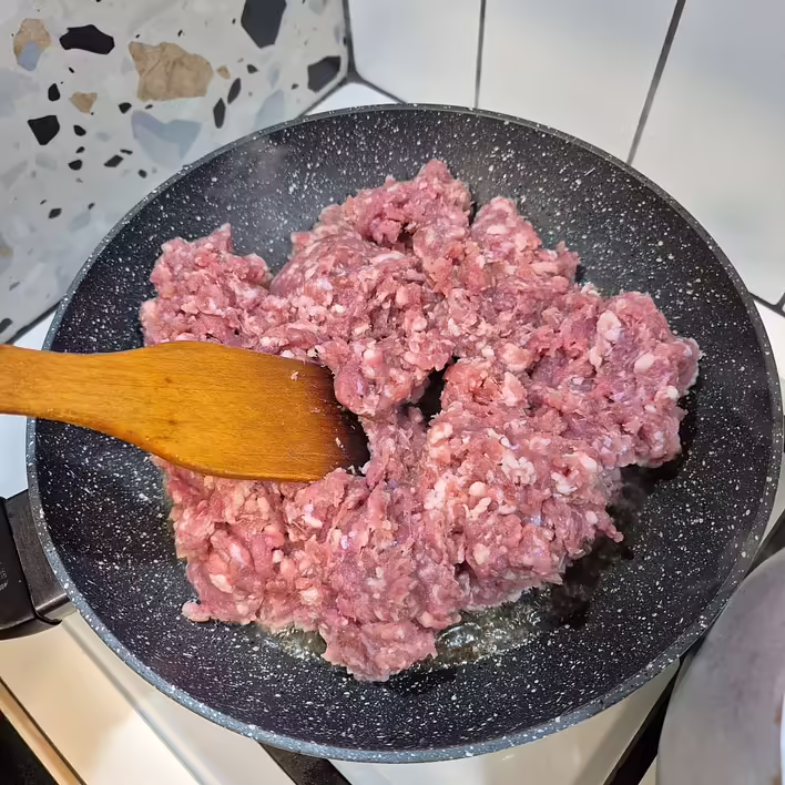 починаємо обсмажувати фарш